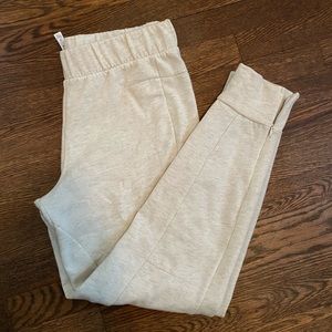 NEW Fabletics Asha Jogger